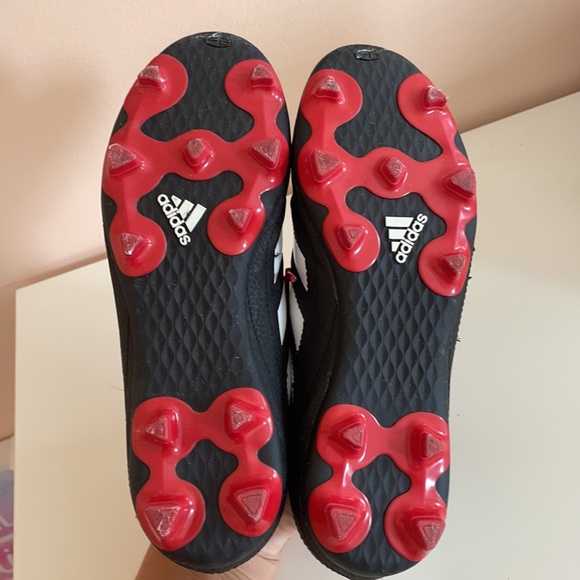 Adidas boys cleats - Picture 7 of 7